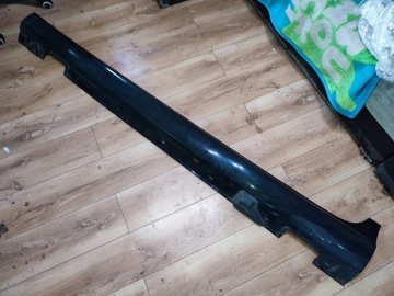 Próg nakładka listwa progowa lewa A2186900340 W218 X218 CLS Mercedes