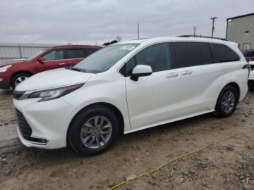 Toyota Sienna III 2023 Toyota Sienna 2023 Toyota Sienna XLE 2.5 Hybryda 245KM, zdjęcie 1
