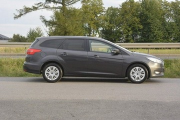 Ford Focus III Kombi Facelifting 1.0 EcoBoost 125KM 2016 Ford Focus 1.0 nawi grzana szyba doinwestowany, zdjęcie 7