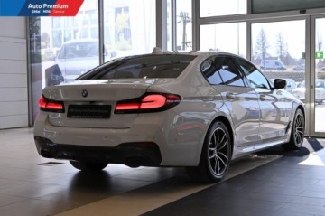 BMW Seria 5 G30-G31 Limuzyna Facelifting 2.0 520d 190KM 2023 BMW Seria 5 520d xDriveFV23Fotel SportowyRozbudowany Pakiet lusterek, zdjęcie 18