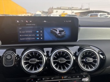 Mercedes Klasa A W177/V177 2025 Mercedes-Benz A 250 Hybryda / AMG Line/ Panorama/, zdjęcie 23