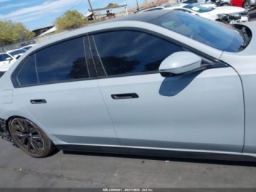 BMW Seria 7 G70 2024 BMW Seria 7 2024r., 3.0L 3.0 Hybryda 375KM, zdjęcie 4