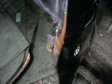 BLATNÍK LEVÝ PŘEDNÍ TOYOTA AVENSIS T25