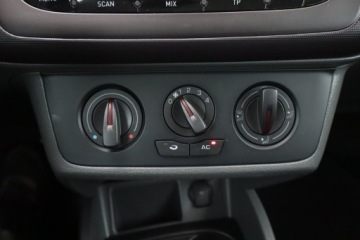 Seat Ibiza IV Hatchback 5d 1.2 MPI 70KM 2010 Seat Ibiza 1.2 12V, Salon Polska, Klima, zdjęcie 14