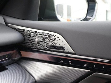 BMW Seria 5 G90-91 Sedan Plug-In 3.0 50e 489KM 2025 BMW Seria 5 550e xDrive Sport Sedan 3.0 (489KM) 2025, zdjęcie 9