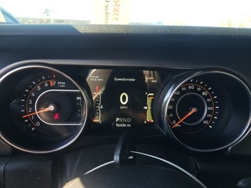 Jeep Gladiator 2020 Jeep Gladiator Sport S Short Bed 2020 3.6 Benzyna 285KM, zdjęcie 10
