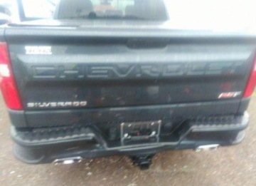 Chevrolet Silverado II 2021 Chevrolet Silverado 2021, 5.3L, 4x4, RST, od ubezpieczalni 5.3 Benzyna, zdjęcie 4