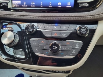 Chrysler Pacifica II 3.6 V6 291KM 2021 chrysler pacifica Touring L, Automat, Dokumentacja 7 Miejsc,2,xKlucz, zdjęcie 17