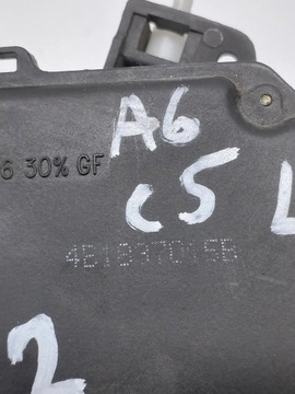 AUDI OE 4B1837015B ZÁMEK DVEŘE