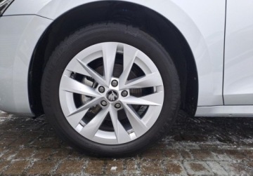 Skoda Octavia IV Liftback 1.5 TSI EVO 150KM 2024 Skoda Octavia SalonPL 1.5eTSI mHEV 150KM DSG Selection ASO Virtual Matrix, zdjęcie 35