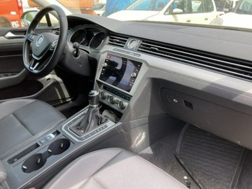 Volkswagen Passat B8 Variant 2.0 TDI BlueMotion SCR 150KM 2018 Volkswagen Passat B8 2.0-150KM 2018, zdjęcie 2
