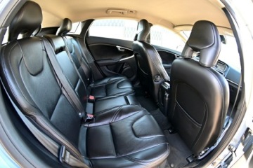 Volvo V40 II Hatchback Facelifting 2.0 D2 120KM 2016 Volvo V40 Iscription LiFT Full Led Digital Skóra, zdjęcie 17