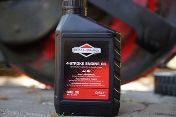BRIGGS & STRATTON OIL 4T 0,6л SAE30