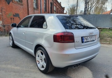 Audi A3 8P Hatchback 3d 2.0 TDI CR 140KM 2009 Audi A3 3-drzwiowe BOSE Tempomat GetHelp 2.0 Diesel 140KM, zdjęcie 5