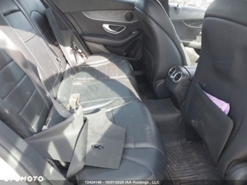 Mercedes Klasa C W205 2018 Mercedes-Benz Klasa C Mercedes-Benz Klasa C 300 9G-TRONIC AMG Line 2.0, zdjęcie 7