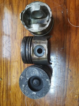 Tłok Renault 1.9 DCI