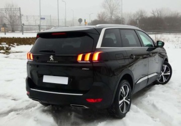 Peugeot 5008 II Crossover 1.6 THP 180KM 2019 Peugeot 5008 Peugeot 5008 1.6 PureTech GT Line SampS EAT8 1.6 Benzyna, zdjęcie 2