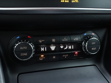 Mercedes GLA I Off-roader 2.0 250 211KM 2016 Mercedes GLA GLA 250 4MATIC, Salon Polska, zdjęcie 12