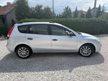 Hyundai i30 I CW 1.4 DIHC CVVT 109KM 2009 Hyundai i30 HYUNDAI I 30 Klima Alu kombi 1.4 Benzyna 109KM, zdjęcie 1