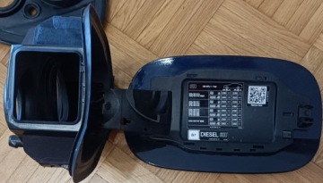 Лючок топливного бака для Mercedes W213 A2136301203 и A0994760080