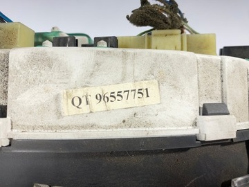 DAEWOO LANOS 97-08 PŘÍSTROJOVÁ DESKA BUDÍKY TACHOMETR QT96557751