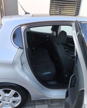 Peugeot 208 I 2013 Peugeot 208 e-HDi FAP 92 EGS6 StopampStart Allure 1.6 Diesel, zdjęcie 11