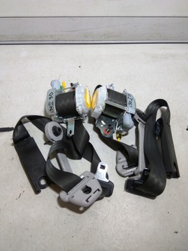 HYUNDAI i30 II 3D PAS PRAWY LEWY PRZEDNI NAPINACZ