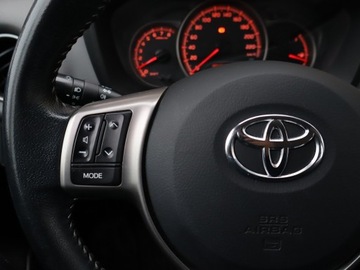 Toyota Yaris III Hatchback 5d Facelifting 1.0 VVT-i 69KM 2015 Toyota Yaris 1.0 VVT-i, Salon Polska, Serwis ASO, zdjęcie 11