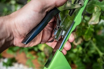 САДОВЫЙ НАБОР УСТРОЙСТВО ДЛЯ ПОДВЯЗКИ РАСТЕНИЙ 25М + СКОБЫ