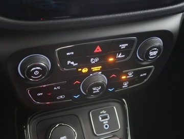 Jeep Compass II SUV 1.4 Multiair 170KM 2018 Jeep Compass 1.4 MultiAir, Salon Polska, zdjęcie 11