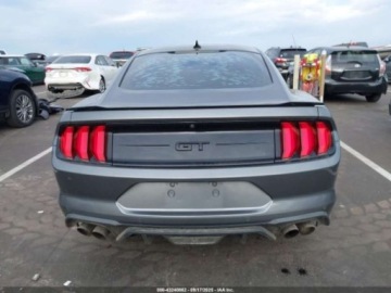 Ford Mustang VI Fastback Facelifting 5.0 Ti-VCT 450KM 2022 Ford Mustang GT Premium Fastback 2022 5.0l 5.0 Benzyna 450KM, zdjęcie 4
