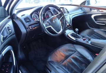 Opel Insignia I Sedan 2.0 CDTI ECOTEC 130KM 2010 Opel Insignia 2.0cdti,klima,navi,skory,oplac 2.0 Diesel 130KM, zdjęcie 4