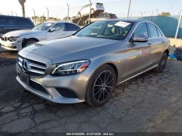 Mercedes Klasa C W205 2019 Mercedes-Benz Klasa C 2019r., c300, od ubezpieczalni 2.0 Benzyna 255KM, zdjęcie 2