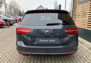 Volkswagen Passat B8 Variant 1.8 TSI BlueMotion Technology 180KM 2015 Volkswagen Passat Variant Volkswagen Passat Variant 1.8 TSI BMT Highline D, zdjęcie 4