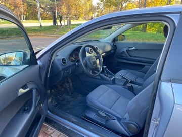 Audi A3 8P Hatchback 3d 1.6 102KM 2007 Audi A3 Attraction 1.6 Benzyna, zdjęcie 9