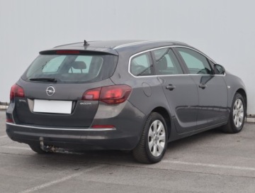 Opel Astra J Sports Tourer Facelifting 1.7 CDTI ECOTEC 110KM 2013 Opel Astra 1.7 CDTI, Navi, Klima, Klimatronic, zdjęcie 4