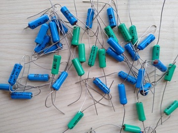 Kondensator TANTALOWY 10uF/16V osiowy