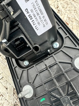 CADDY 2K5 ZVEDÁK VOLIČ ŘAZENÍ AUTOMAT 1T1713025AQ