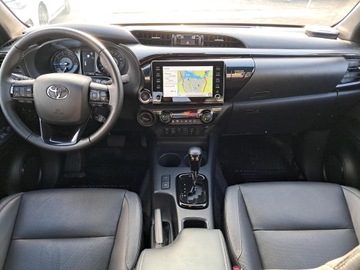 Toyota Hilux VIII Podwójna kabina Facelifting 2.8 D-4D 204KM 2023 Toyota Hilux 2.8 D-4D Double Cab Invincible 4x4 Hi, zdjęcie 2