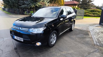 Mitsubishi Outlander III 2013 Mitsubishi Outlander 2.3 DID Intense+ 4WD 2013r, zdjęcie 20