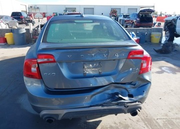 Volvo S60 II Sedan Facelifting 2.0 T6 DRIVE-E 306KM 2016 Volvo S60 2016r., T6 Drive-e R-design Platinum, 2L, od ubezpieczalni 2.0, zdjęcie 5