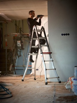 Лестницы алюминиевые шарнирные 4х4 ALTREX