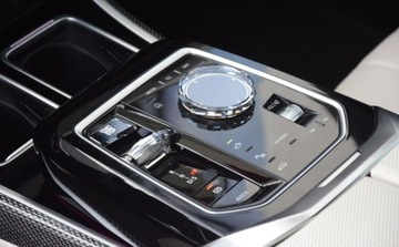 BMW Seria 7 G70 Sedan 3.0 40d 299KM 2023 BMW Seria 7 740d 300KM xDrive Individual Bowers Wilkins M Pakiet Salon PL, zdjęcie 19