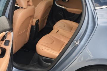 Volvo V40 II Hatchback Facelifting 2.0 D2 120KM 2018 VOLVO V40 INSCRIPTION PANORAMA JASNA SKÓRA AUTOMAT, zdjęcie 23