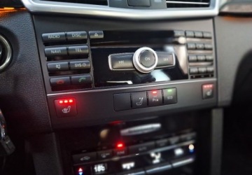 Mercedes Klasa E W212 Limuzyna 200 CGI BlueEFFICIENCY 184KM 2012 Mercedes-Benz Klasa E 1,8BenzynaAutomat LimuzynaSkora Ksenon 1.8, zdjęcie 7