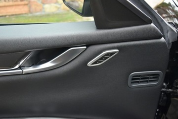 Maserati Ghibli III Sedan Facelifting 3.0 V6 350KM 2017 Maserati Ghibli Nerissimo edition 3.0V6 350KM 2017, zdjęcie 31