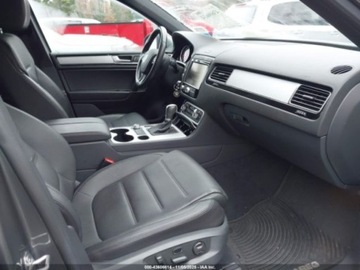 Volkswagen Touareg II 2017 Volkswagen Touareg 2017 VOLKSWAGEN TOUAREG V6 WOLFSBURG EDITION 3.6 Benzyna, zdjęcie 12
