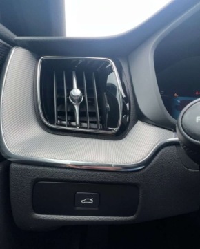 Volvo XC60 II 2023 Volvo XC 60 Automat Elektryczna klapa 4x4 2.0 Diesel 197KM, zdjęcie 17