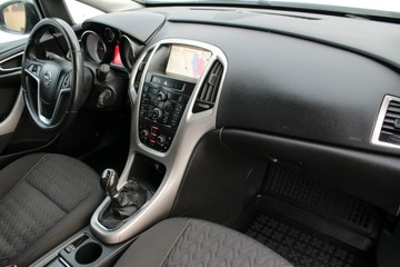 Opel Astra J Sports Tourer Facelifting 2.0 CDTI ECOTEC 165KM 2013 Opel Astra 2.0 CDTI 165KM Active Nawigacja z, zdjęcie 14