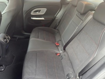 Mercedes CLA C118/X118 2025 MERCEDES-BENZ CLA 250+ AMG Line Sedan (272KM) 2025, zdjęcie 11